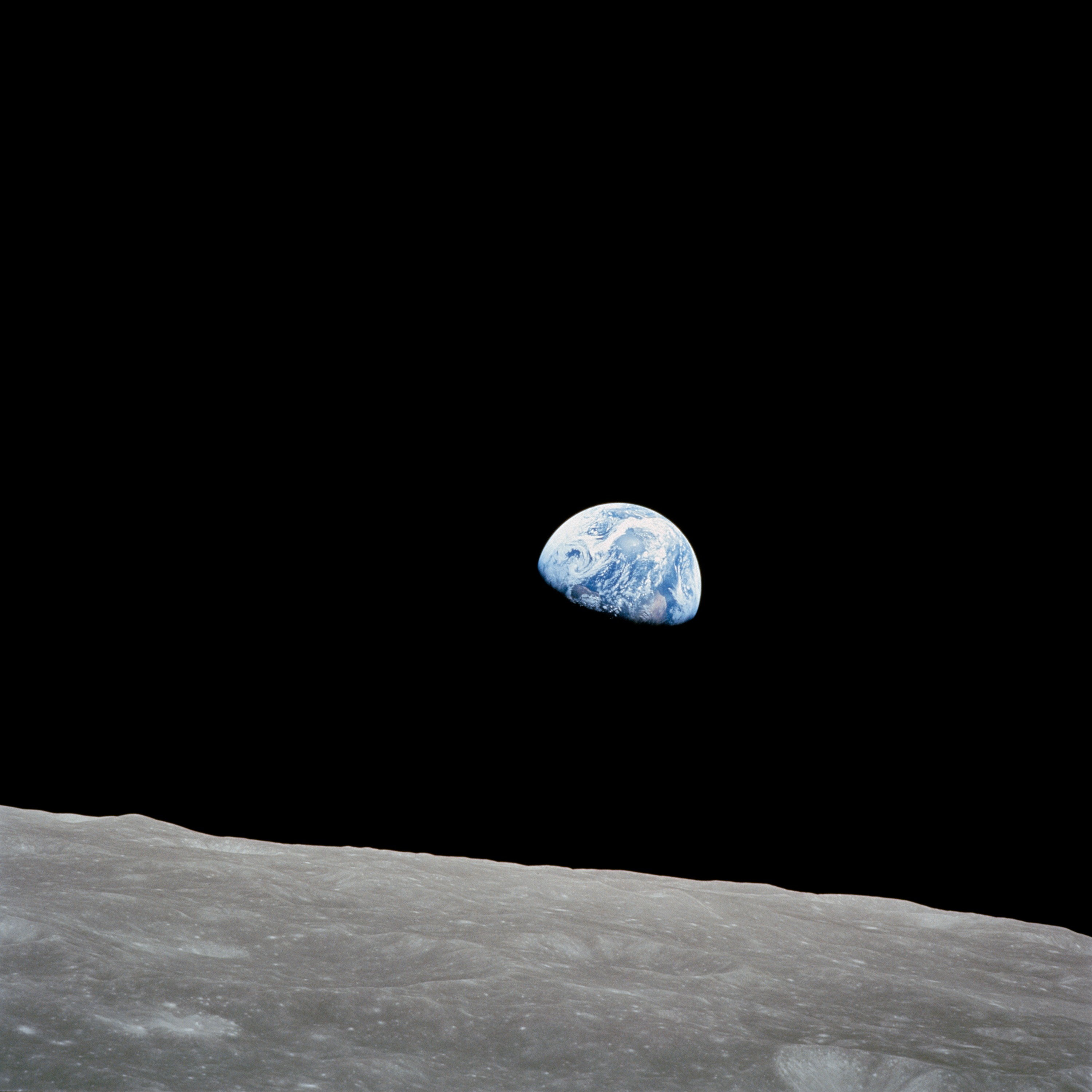 Original source for Earthrise — a restrained camera drift